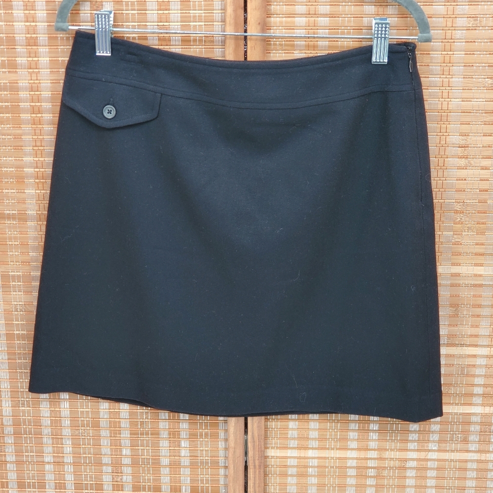 ♧ Banana Republic Black Wool Mini Skirt Size 6